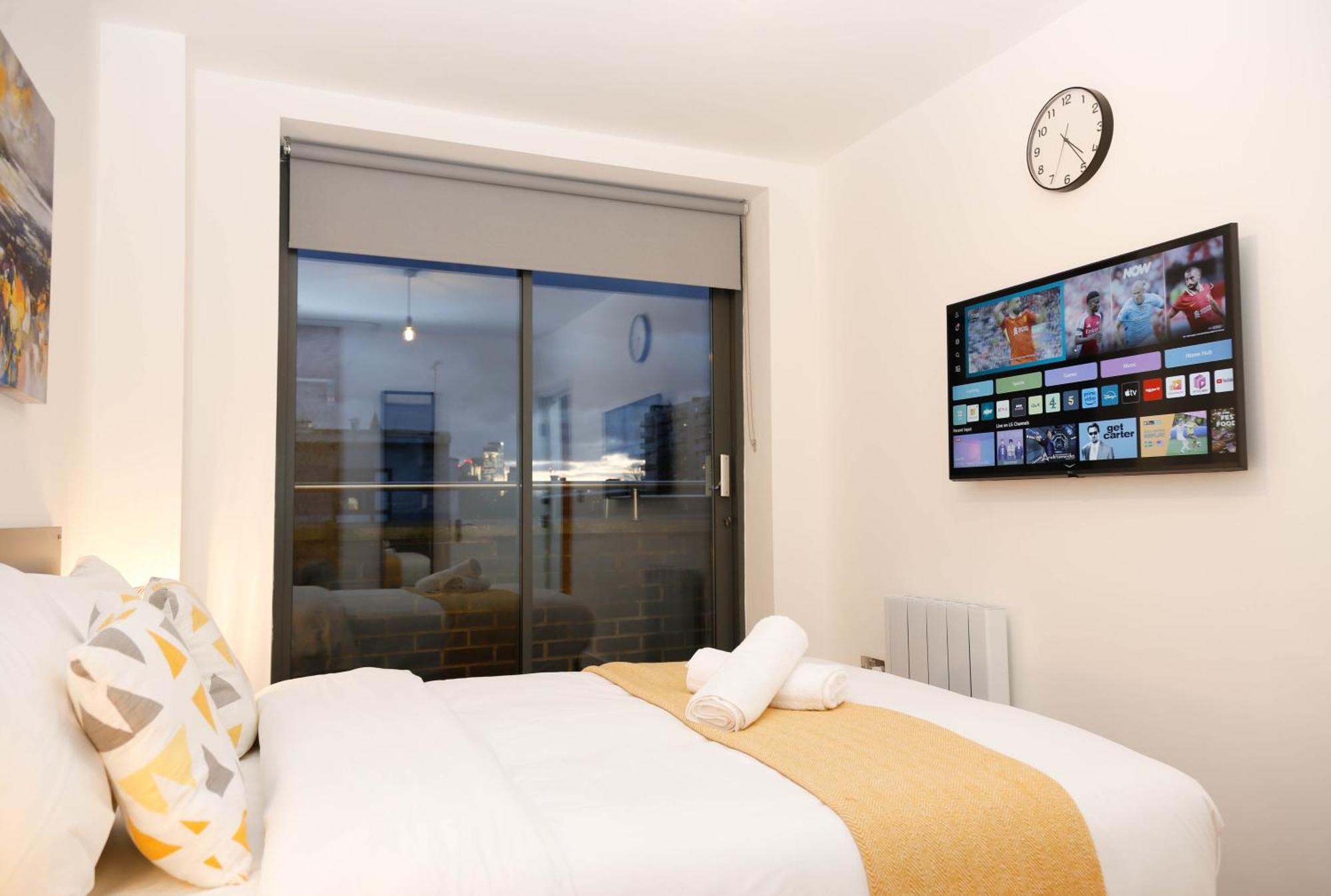 New Luxury Apartments In Central Location Next To Shops, Cafes, Bars & Metro London Exteriör bild